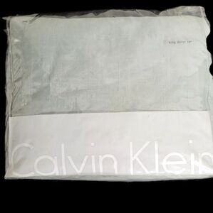 NWT Calvin Klein King Duvet And Shams, Muted Green
